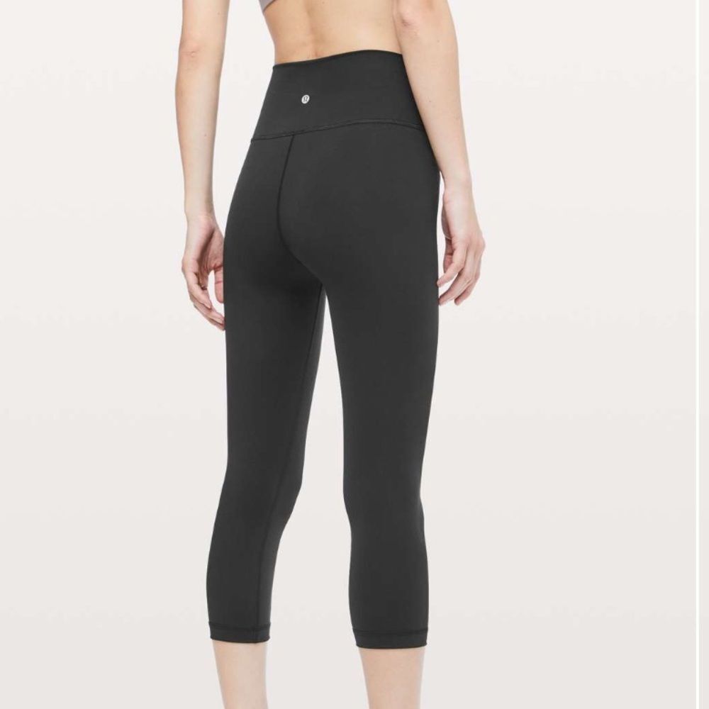 Lululemon Wunder Under Crop (Hi-Rise) *Full-On Luxtreme 21" Black size 6